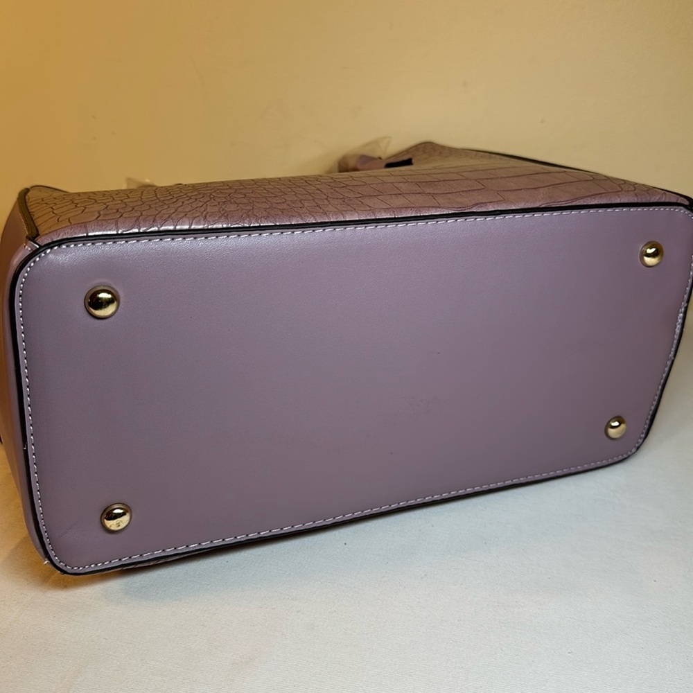 NWT Adrienne Vittadini Lilac Marina Collection Crocodile Tote w/Crossbody Strap - Picture 7 of 13